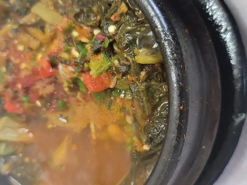 뚝배기 안에서 매콤한 향을 뿜어내는 시래기 조림