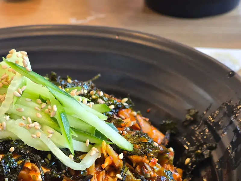 매콤달콤한 양념과 쫄깃한 면발의 조화, 죽순비빔국수