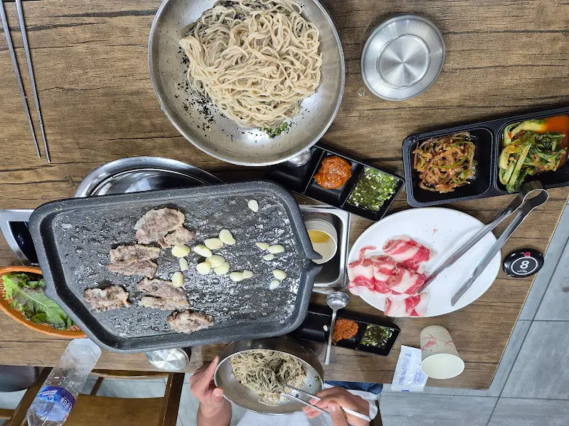 들기름 막국수 양념에 비벼 먹는 밥