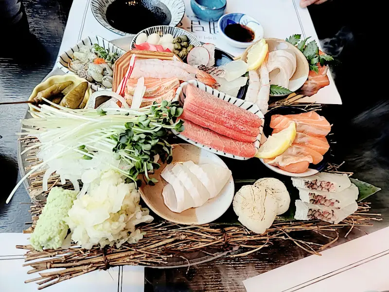 다채로운 모듬회 한 상