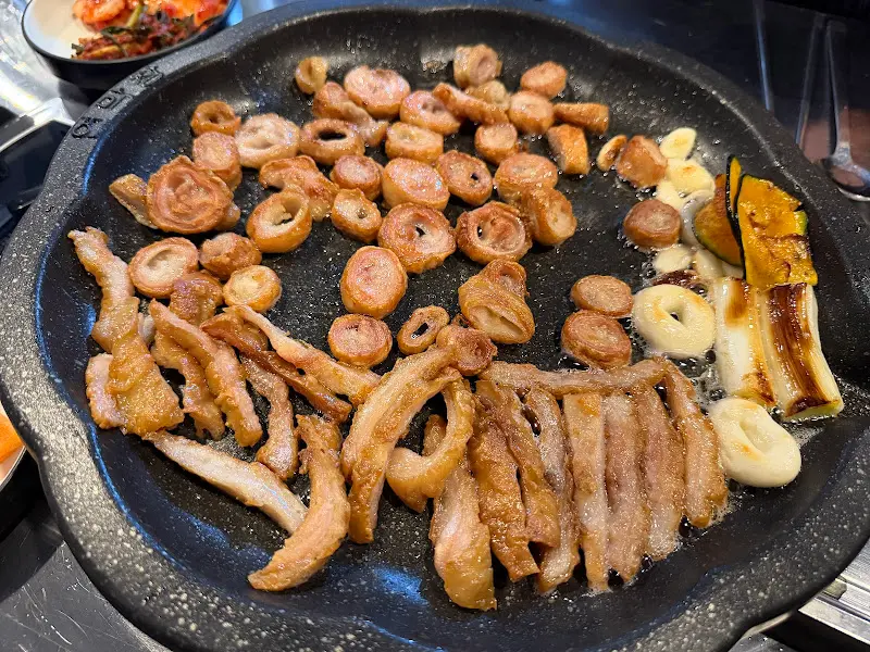 불판 가득 구워진 막창