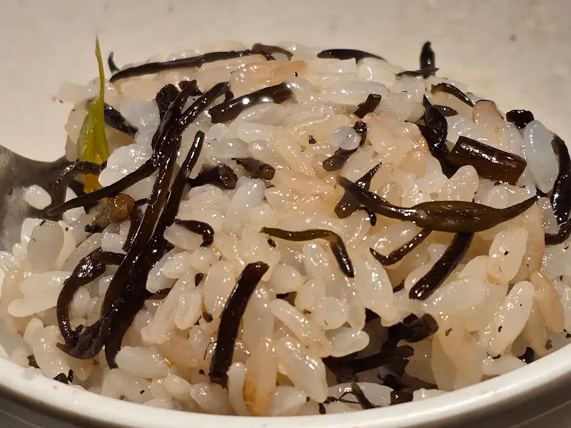 톳이 듬뿍 들어간 솥밥