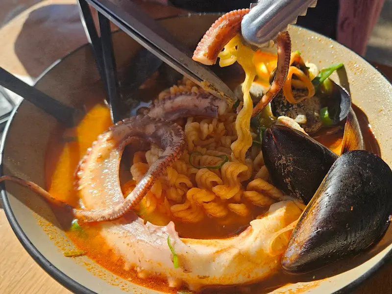 문어 자르는 모습