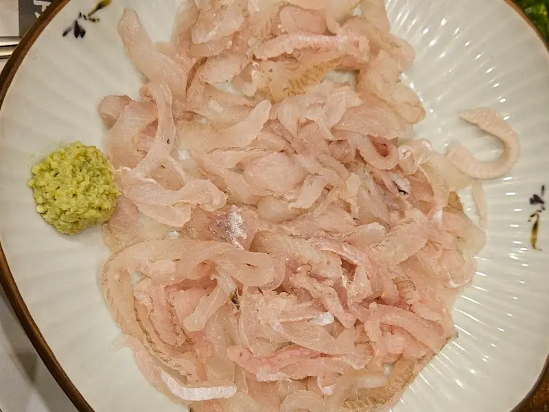 가자미회 한 접시