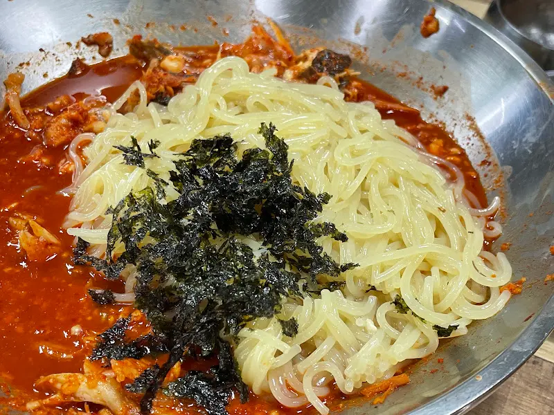 쫄면 사리 비빈 후