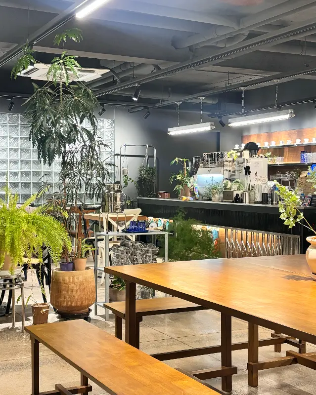 쇼케이스 가득 채워진 휘낭시에