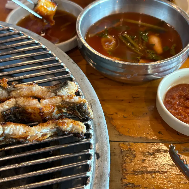 깻잎쌈에 싸먹는 장어