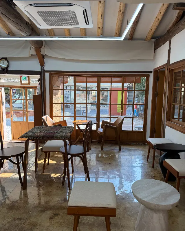 카페 내부 사진