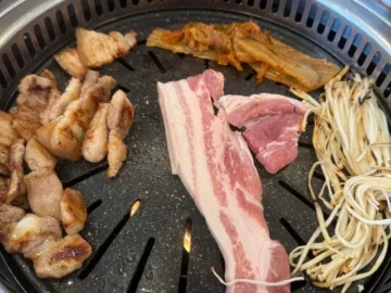 거창 숨은 보석, 쌍쌍식육식당에서 찾은 삼겹살 맛의 과학적 완성: 경남 맛집 탐험기