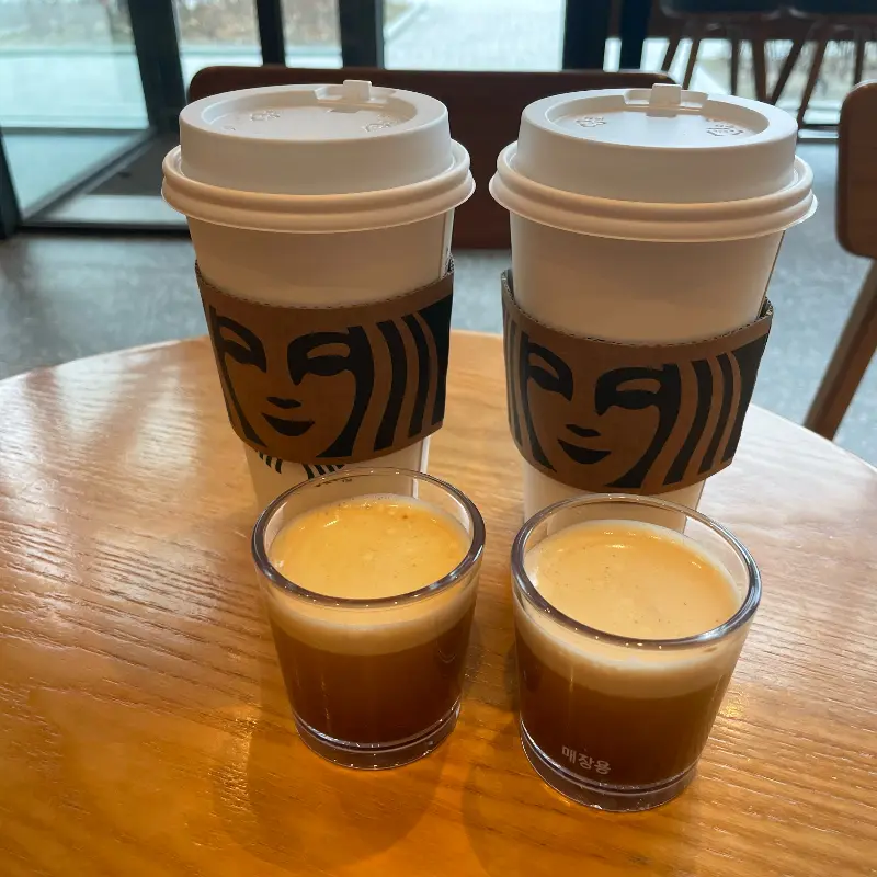 따뜻한 커피 한 잔