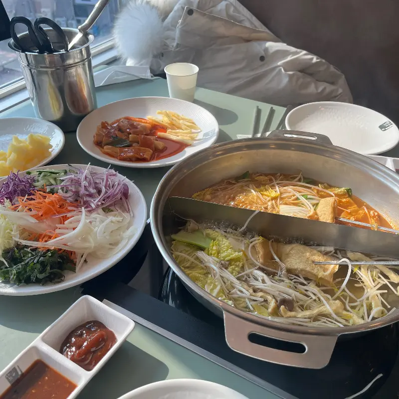 다양한 곁들임 메뉴