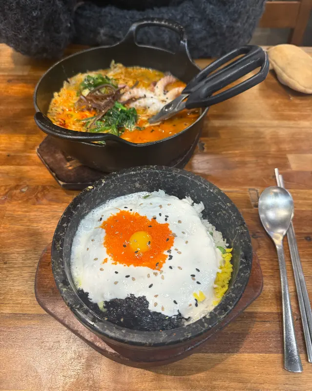 낙곱챠오탕과 소고기 치즈 알밥