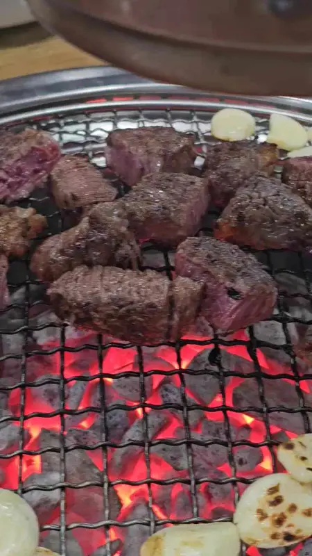 소고기 굽는 영상 썸네일