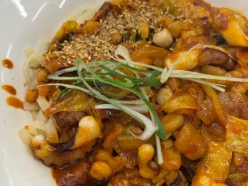 침샘을 자극하는 마성의 맛! 국수나무에서 펼쳐지는 푸드 실험 보고서: 동네 맛집 탐험기