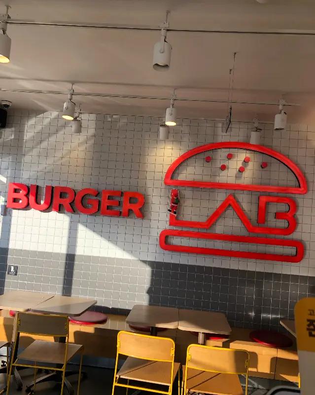 롯데리아 내부 인테리어