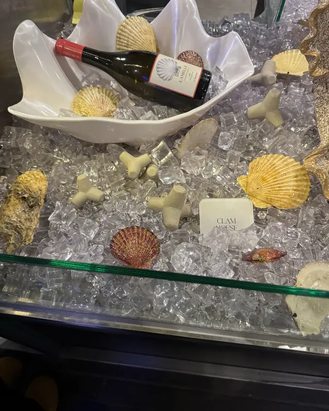 클램하우스 인테리어 장식