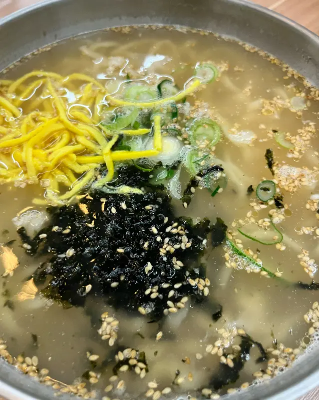 매생이가 듬뿍 들어간 칼국수