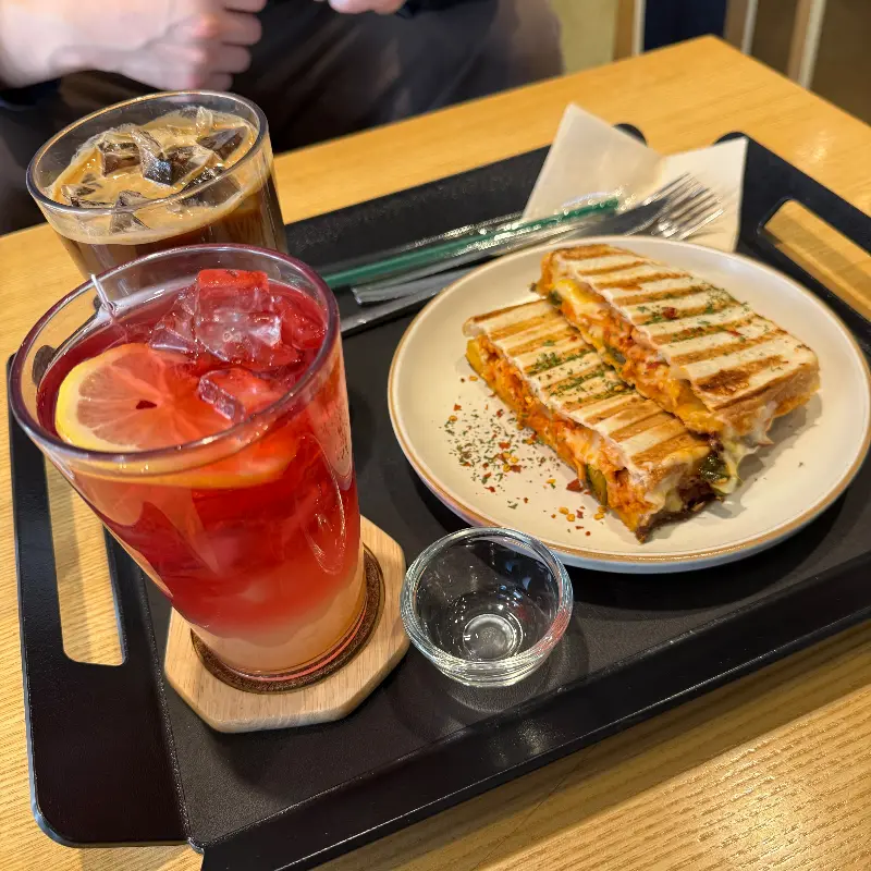 샌드위치와 음료