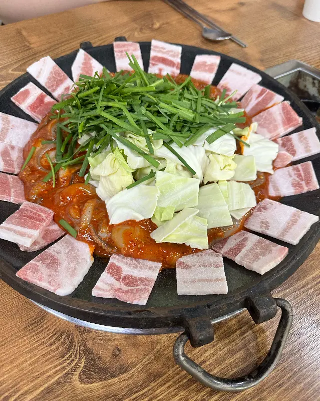 대패삼겹살을 추가한 쭈꾸미볶음