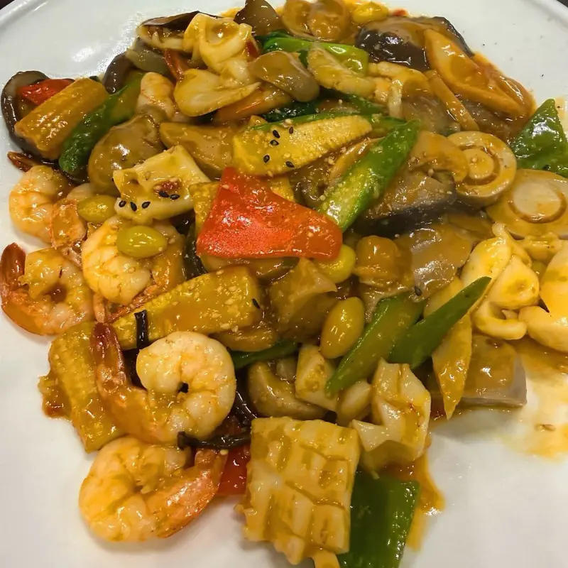 푸짐한 해산물이 인상적인 팔보채