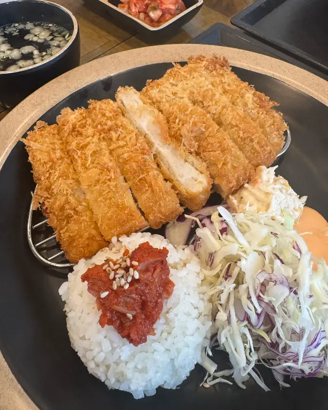 겉바속촉의 정석, 무공돈까스