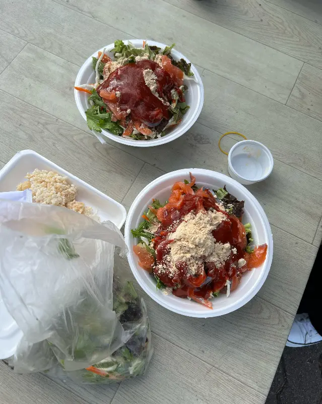 푸짐한 송어회 한 상