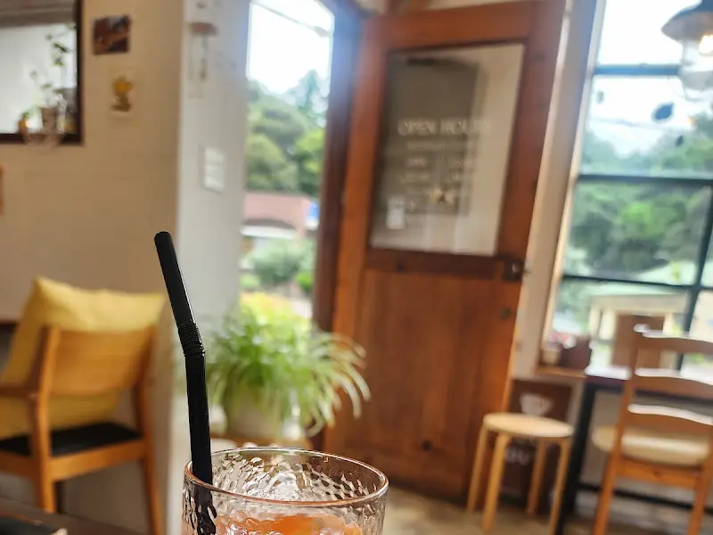 카페 내부 전경