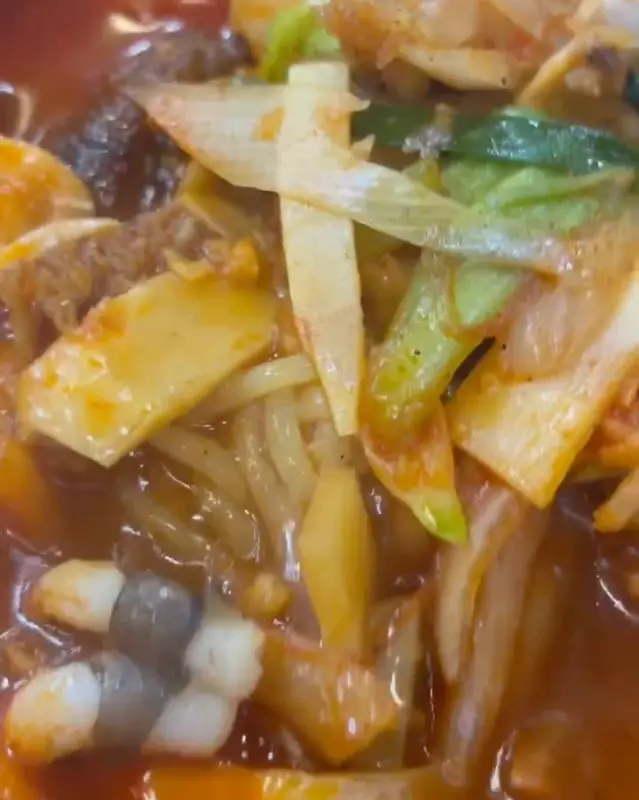 탱글탱글한 면발이 살아있는 짬뽕