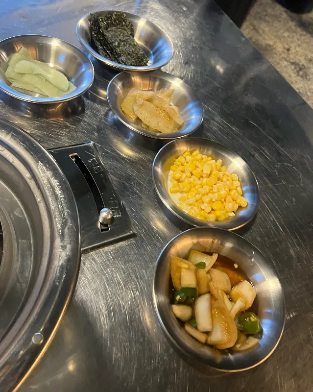 다양한 곁들임 메뉴