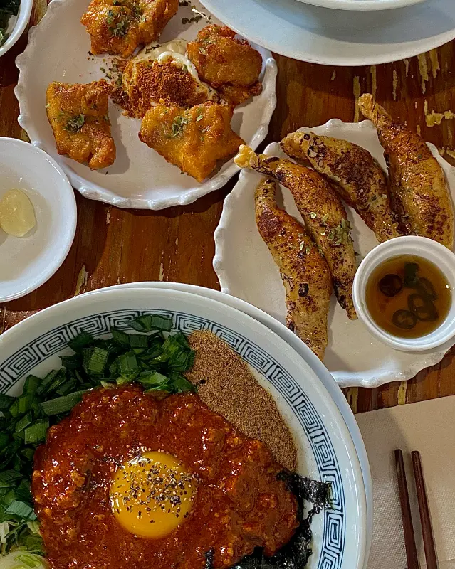 닭껍질 교자와 마제소바