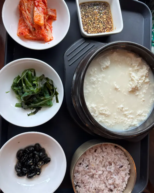 순두부 정식 한상차림