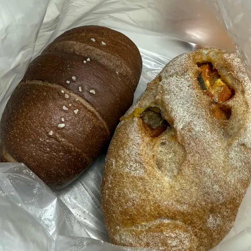 포장된 빵들의 모습