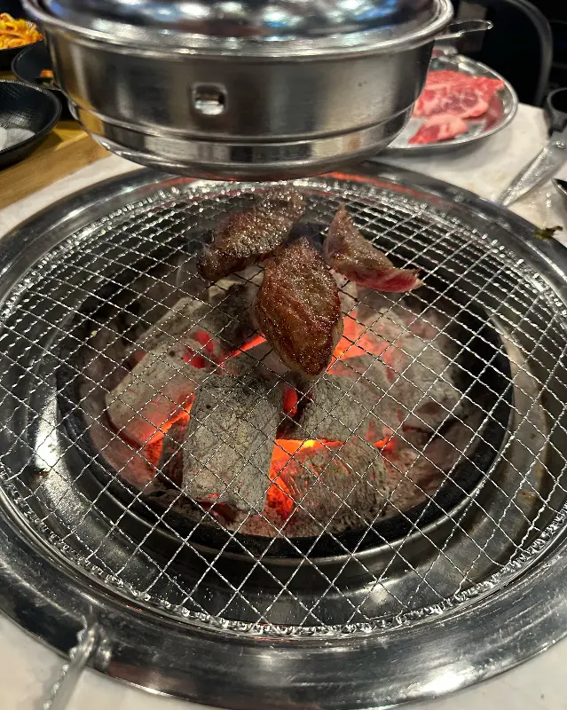 숯불 위 꽃갈비살