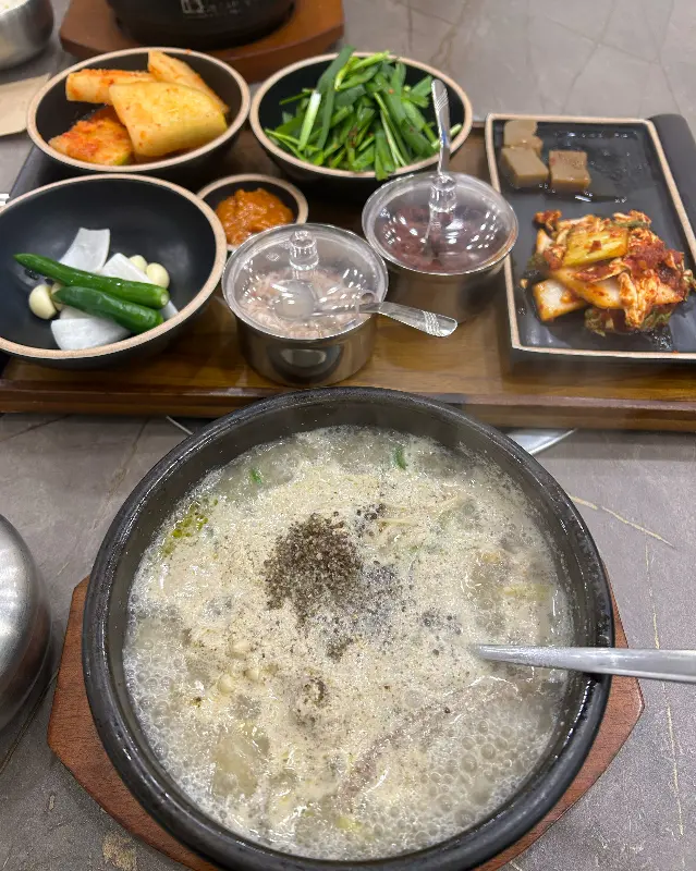 정성순대의 깔끔한 밑반찬
