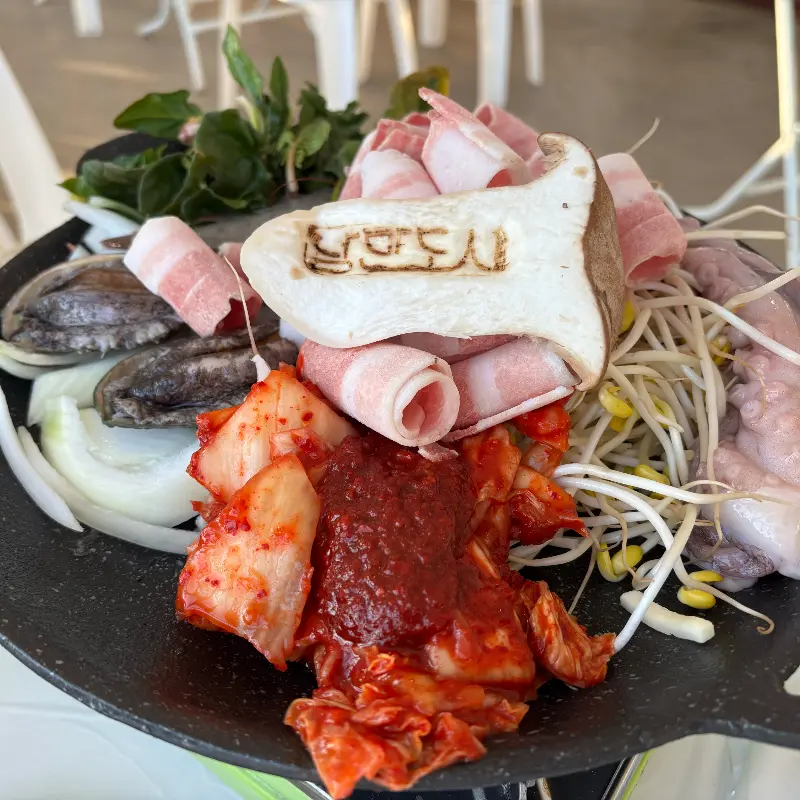 돌문어해물삼합 재료