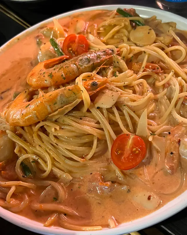 새우와 토마토가 들어간 로제 파스타 사진