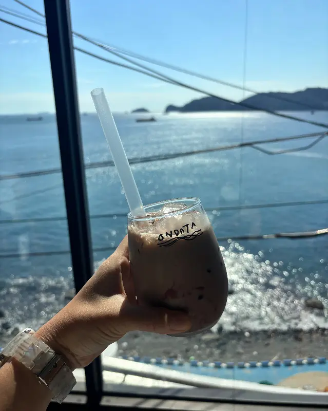 루프탑에서 바라본 바다