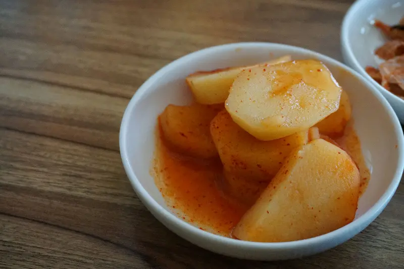 달콤 짭짤한 맛이 일품인 감자조림