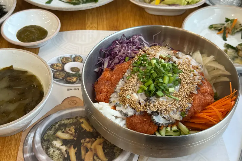 푸짐한 전복물회