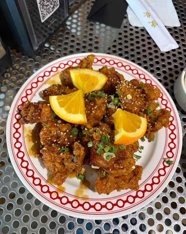 오렌지 치킨 근접 사진