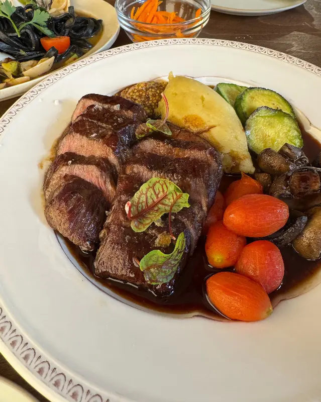 제주 흑돼지 숄더랙 스테이크