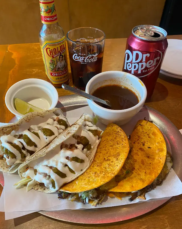 피쉬 타코와 음료