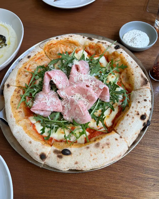 분위기 좋은 러프앤도우 내부