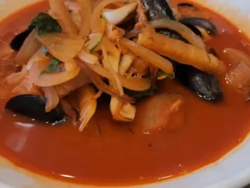 성복동 맛, 추억 한 그릇…락앤웍에서 피어나는 짬뽕 향수