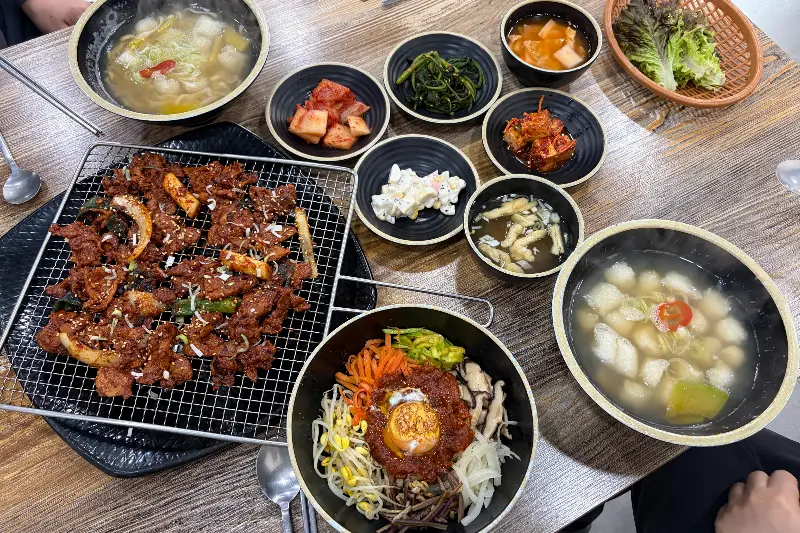 옹심이칼국수와 석쇠불고기의 환상적인 조합