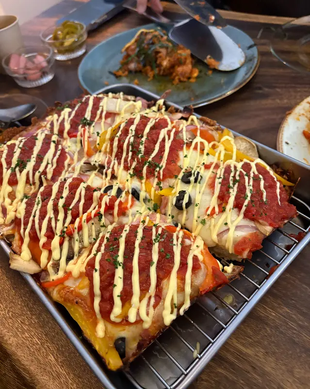 찰리스 디트로이트 펍 내부