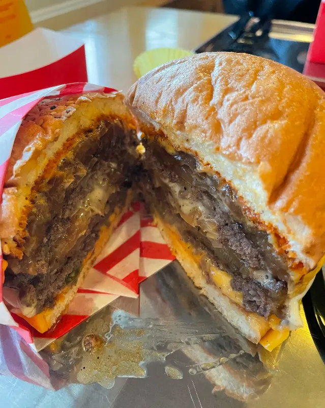 더블 치즈 버거 단면