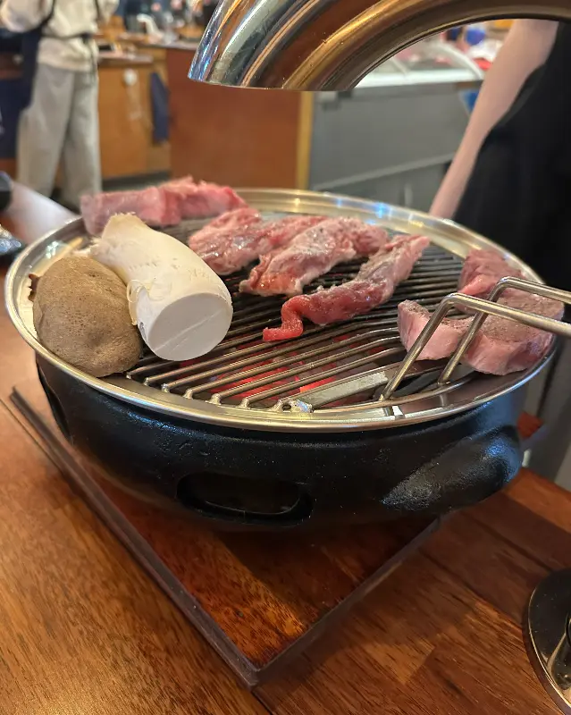 고기 굽는 모습