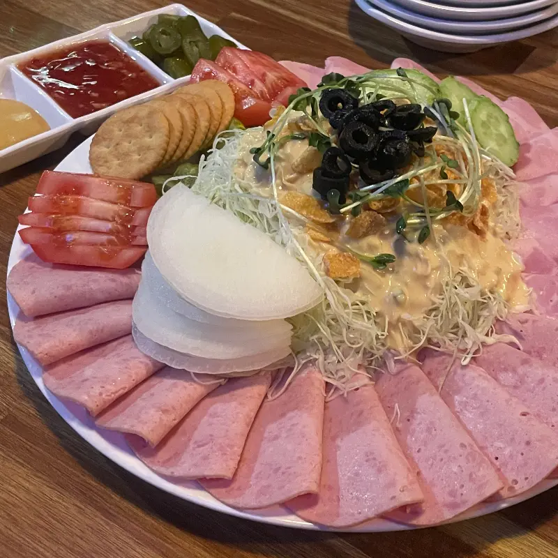 푸짐한 콜드컷 소세지 한 상