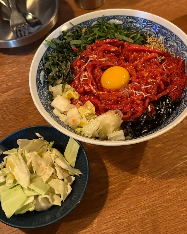 고소하고 신선한 육회